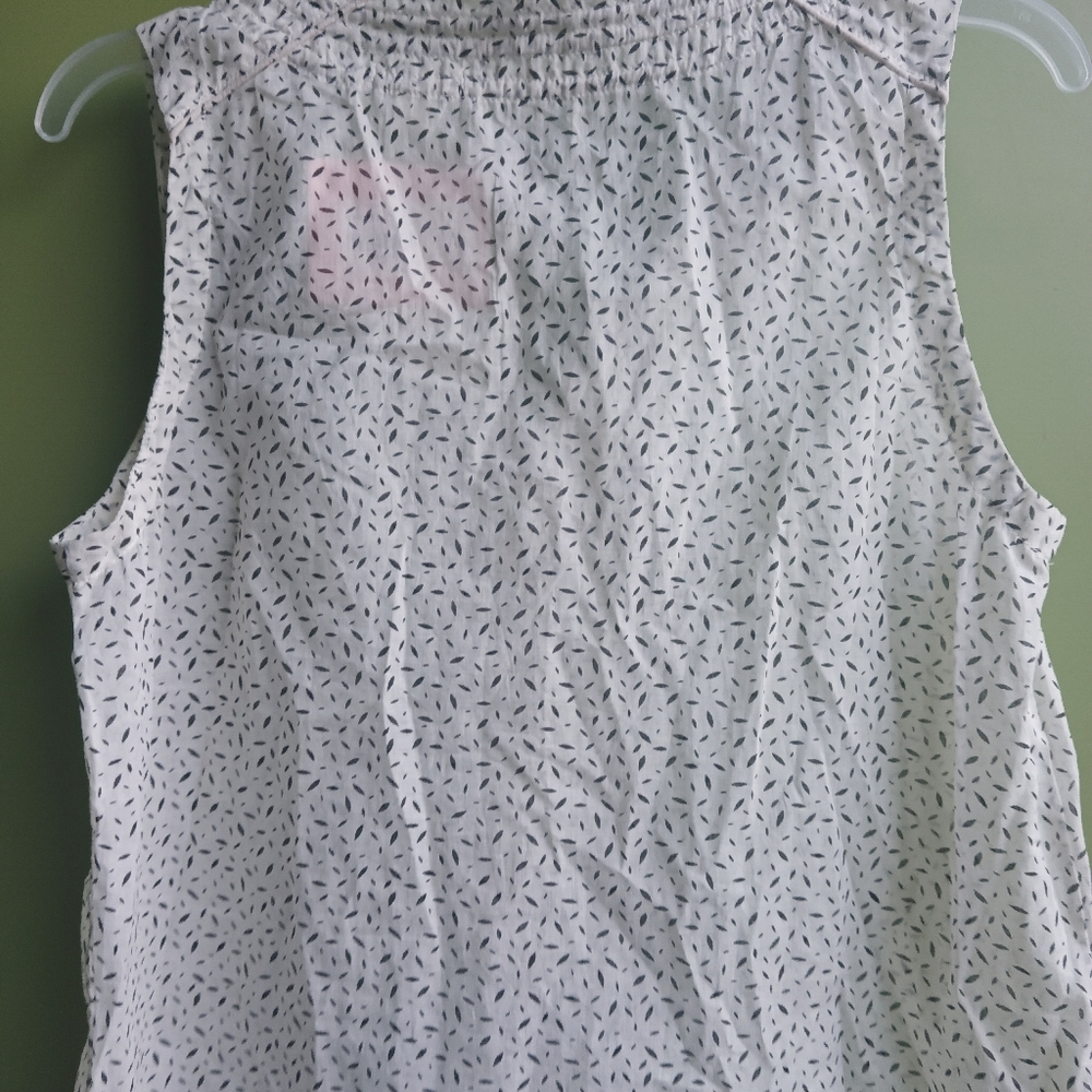 Dylan Sleeveless Tie-Front Printed Top - Picture 12 of 14